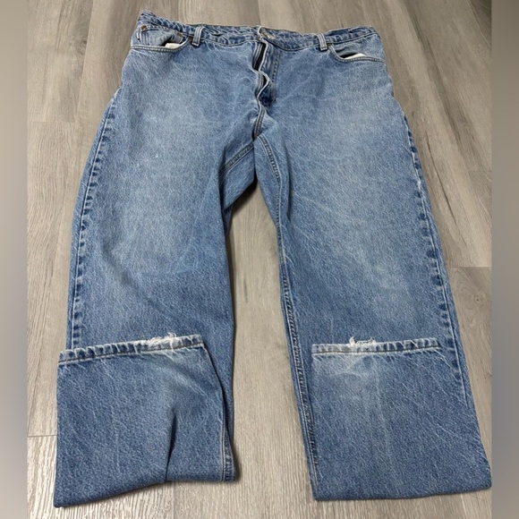 Carhartt Classic Distressed Blue Denim Jeans Men’s Size 42x34 - Picture 7 of 10